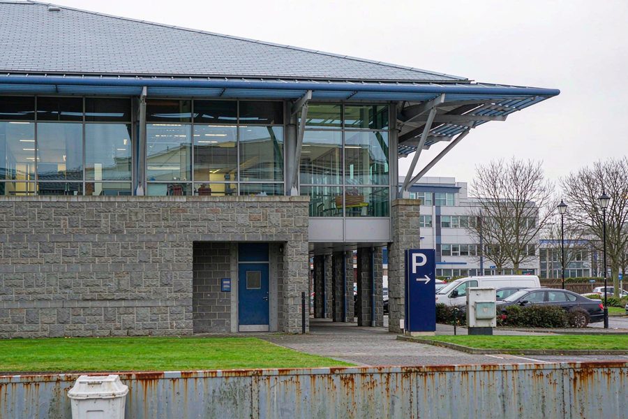 Sapphire RH's base: a modern UK business park office building