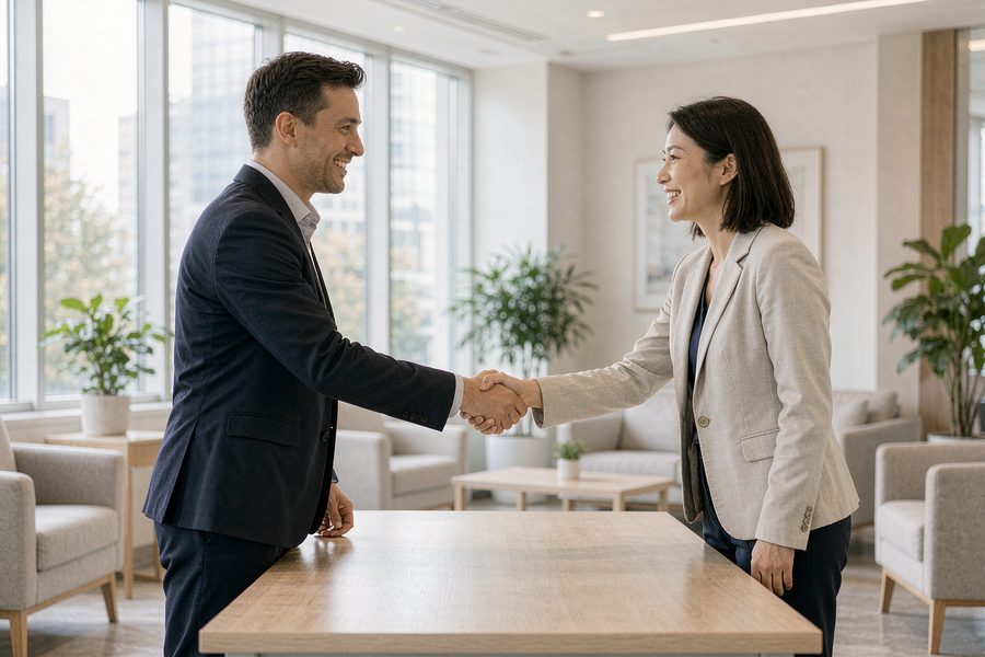 Independent advisor and client agreeing a recommendation across the table